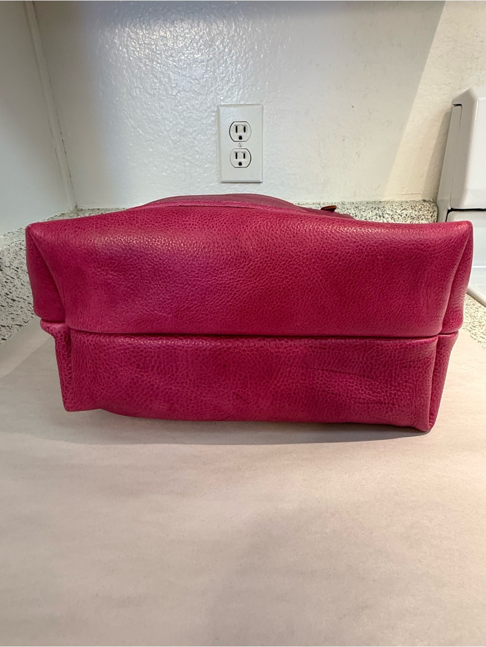 Stylish Pink Tote Bag with Burgundy Handles - Picture 5 of 6